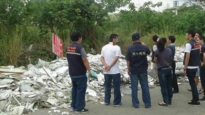 中市府雲端科技監控 破獲大肚第一公墓廢棄物偷倒案