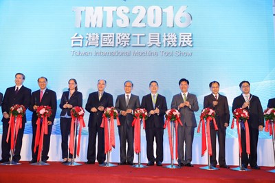 工具機展台中開展 林市長爭取中央支持會展中心興建計畫