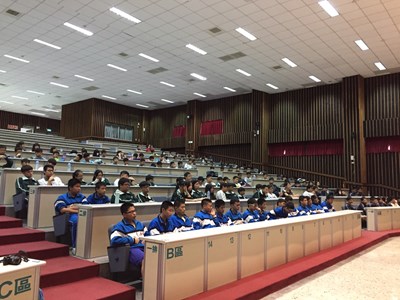 中市教育局邀國中生參訪工科技藝競賽 探索技職教育適性發展