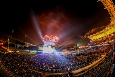 台中跨年晚會洲際場 滅火器開場、兄弟本色倒數 歌迷樂翻天