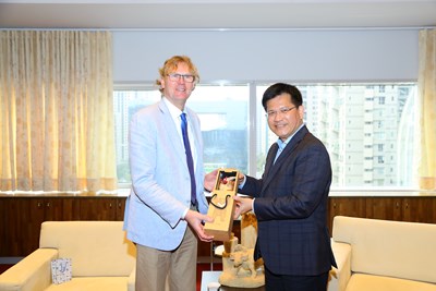 阿姆斯特丹住宅協會聯盟政策顧問Jeroen van der Veer今訪市府 林市長盼取經荷蘭興辦社宅經驗