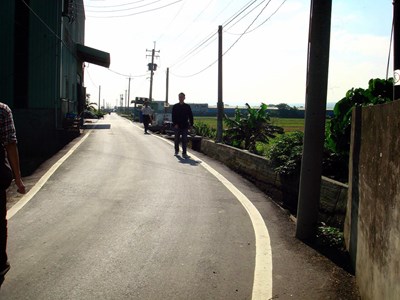 讓會車更輕鬆 溪尾大橋終點慶光路增設避車彎