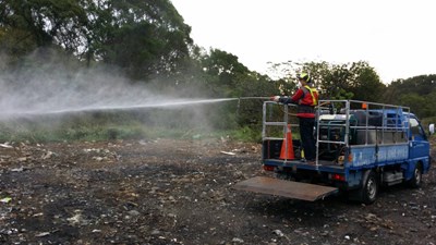 望高寮空地遭非法棄置廢棄物 環保局全數清除並啟動檢警環平台查緝
