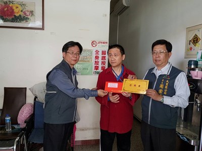 寒冬送暖 民政局關懷傷殘退伍軍人贈春節慰問金