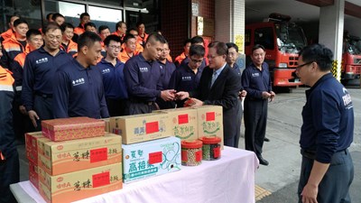 警義消外勤駐守崗位 府會共同春安慰問