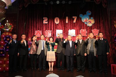 馨生人春節關懷餐會 市長夫人鼓勵走出傷痛