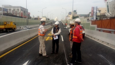 平安過好年 建設局進行沙鹿陸橋改建工程安全維護聯合稽查