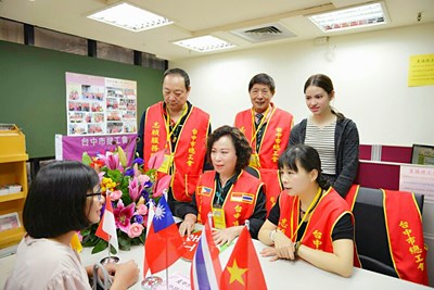 春節移工諮詢服務不打烊 台中東協廣場派駐四國語言人員
