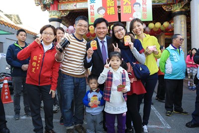 初二林市長各宮廟發互動小紅包 祈求國泰民安