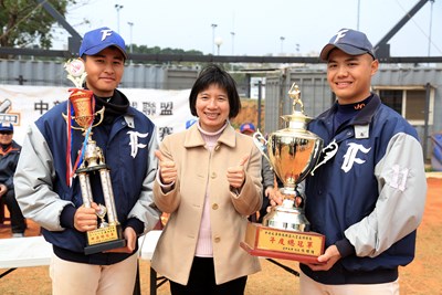 人言盃中部大專棒球聯賽閉幕 林副市長感謝發起人讓中部學生有參賽機會