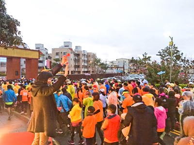 跑馬兼賞櫻 新社賞櫻全國馬拉松今晨開跑