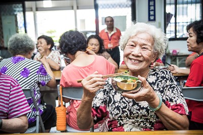 中市獨老送餐服務成長率與涵蓋率 分列六都與全國第一