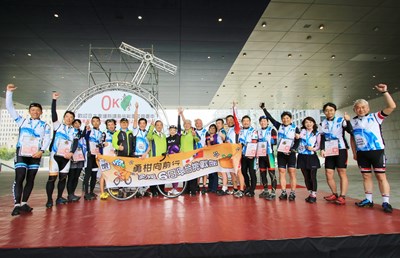 愛媛縣自行車團環島完騎 台中與日本四國啟動交流