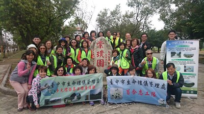 中市民政局長帶志工參訪樹葬區 盼協助宣導多元環保葬法