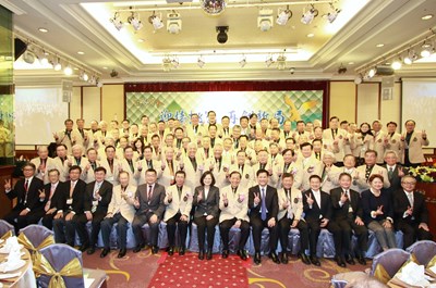 見證磐石會新舊任會長交接 蔡總統強調中台灣將扮演經濟發展重要角色