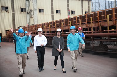 改善空汙 中龍鋼鐵首座煤料室內堆置棚明年完工