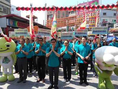 大甲媽遶境今晚啟程 中市府組環保旗隊宣導資源回收