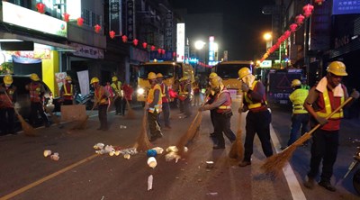 大甲媽起駕 3000環保志工加入遶境掃街