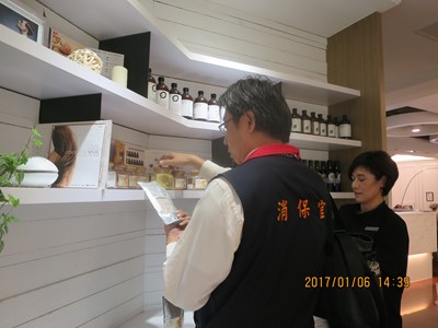 中市府聯合稽查美髮業 不合規定者依法處置
