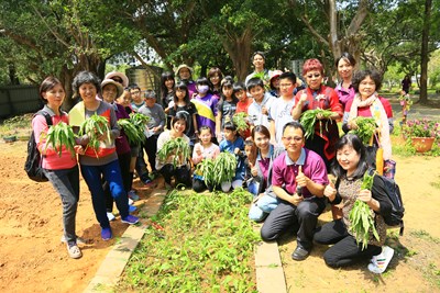 中市府擴大辦理老幼共學計畫 鼓勵長輩走出戶外快樂學習
