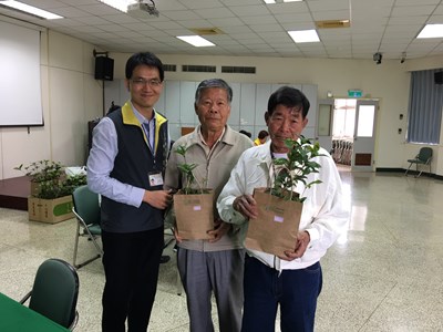 中市府徵收花博聯外道路 送桂花樹給地主營造花博參與氣氛