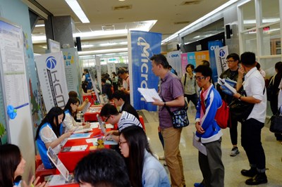 中科園區廠商聯合徵才湧人潮  媒合率逾四成