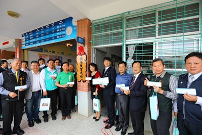 日南國中英語情境教室 學生體驗通關搭機學英語