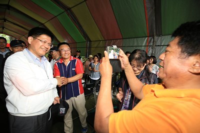 林市長視察新社區福興里簡易自來水系統 居民不再飲溪水