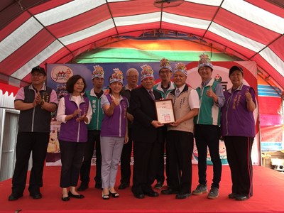 西區公所與應天宮分送愛心粽 助弱勢家庭歡度端午節