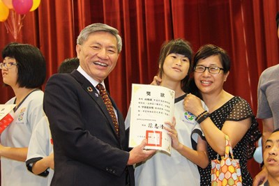 台中特殊教育學校畢典 張副市長祝福畢業生發揮所長、鵬程萬里