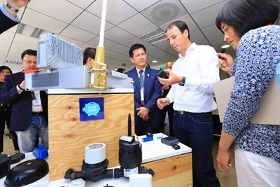 林市長訪法邀Sigfox物聯網至台中設研發中心    打造智慧城市
