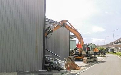 大里樹王路農地重大違建 中市府今強制拆除