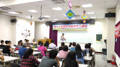 動保處辦寵物溝通講座    矯正毛小孩壞習慣