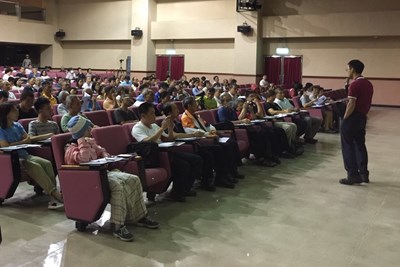 全民農業講座「追花逐蜜蜂世界」吸引250名農友參與