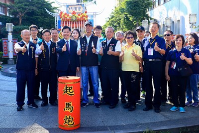 林市長點燃起馬炮 恭迎媽祖起駕 重現百年風華