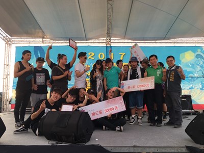 搖滾螺絲港熱音決賽 「老破麻」樂團奪冠軍