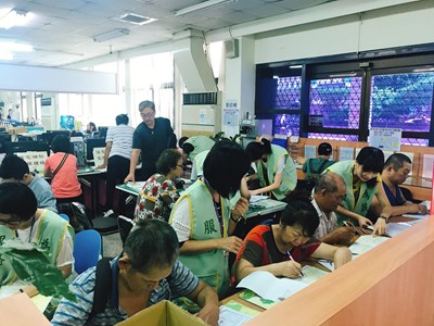 住宅補貼申請首日出現人潮 中市府首開週六收件櫃檯服務民眾