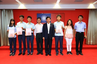 中市學子國際奧林匹亞競賽獲3金1銅 林市長頒獎表揚