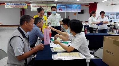 關心爸爸健康 中市衛生局籲定期篩檢大腸癌