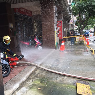 南平路與天保街瓦斯管線破損外洩  中市府緊急因應未釀災情