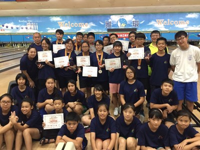 迎接2019東亞青奧 中市保齡球育樂營與培訓隊選手交流球技