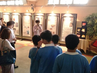 校園美感巡迴展 郭原森玻璃創作帶領孩子體驗藝術之美