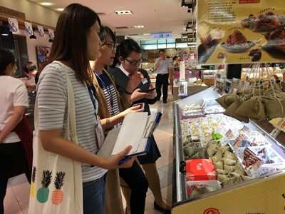 台中市政府環保局稽查人員宣導及稽查情形