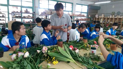 后綜高中技藝班教學(台中市農業局提供)