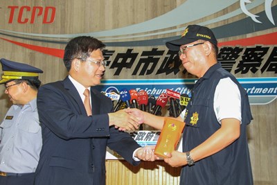 表揚偵破沙鹿合作金庫銀行搶案有功員警_180726_0001