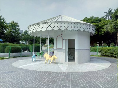台中公園再添亮點 五星級廁所、旋轉木馬廁所超吸睛(1)