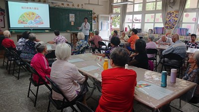 中市社區營養推廣中心 教長者聰明選健康吃