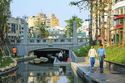 綠川獲日本-百佳獎best-100-林市長-台中品牌走向國際-凝聚台中光榮感2