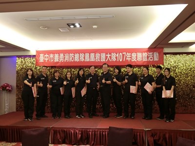 消防局長蕭煥章日前也頒發獎狀予以勉勵獲獎同仁，並鼓勵全體警義消同仁繼續為救護工作努力。