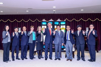 美國愛達荷州長歐士傑一行人拜會市長